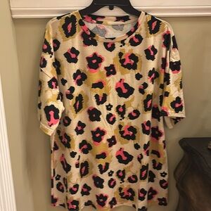 NWOT Pink leopard print shirt size XL